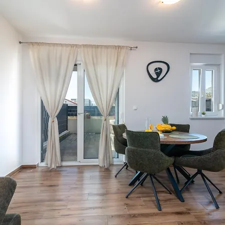Apartman Argola *